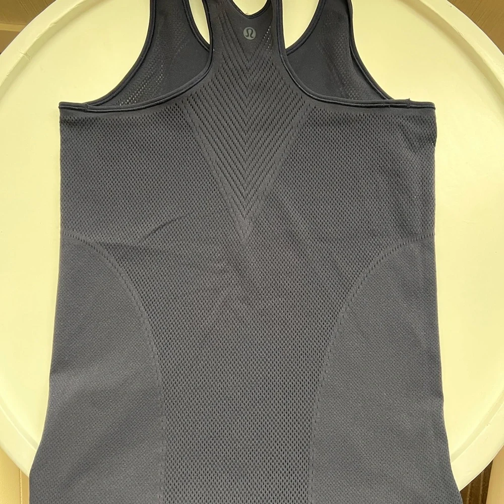 Lululemon Swiftly Razorback - Picture 6 of 6